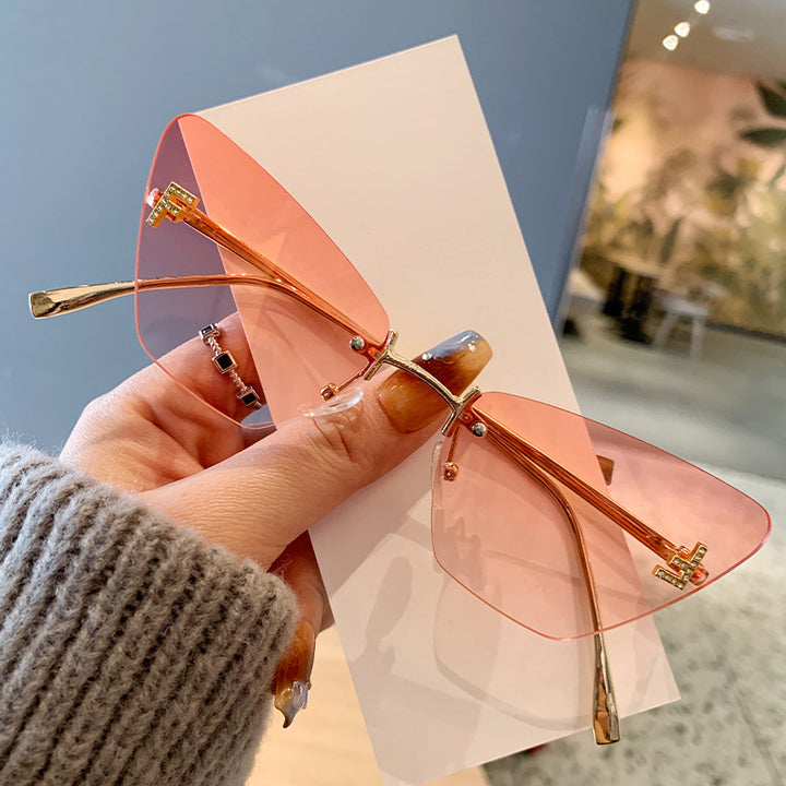 Damer Cat-Eye solbriller i moderne design med innovativ ramme Skanto