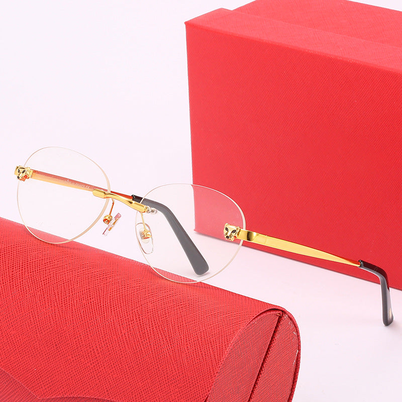 Dame oval solbrille med luksuriøse metalliske aksenter Skanto