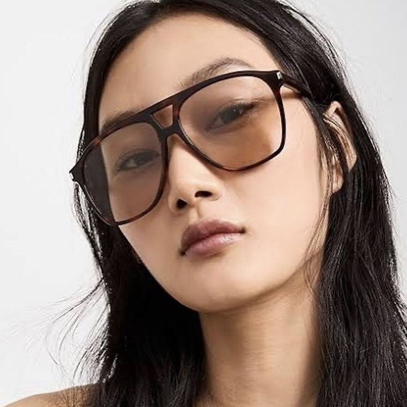 Damer solbrille i trendy skilpadde-design Skanto