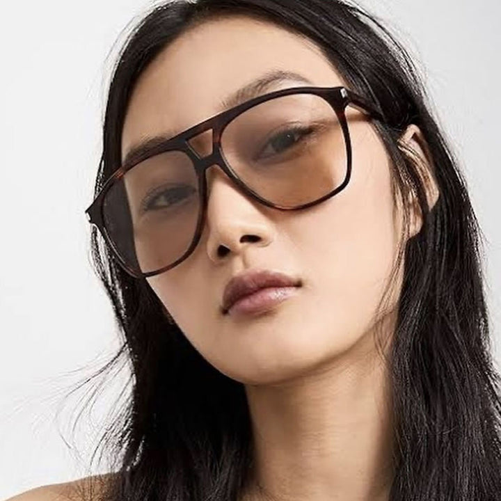 Damer solbrille i trendy skilpadde-design Skanto