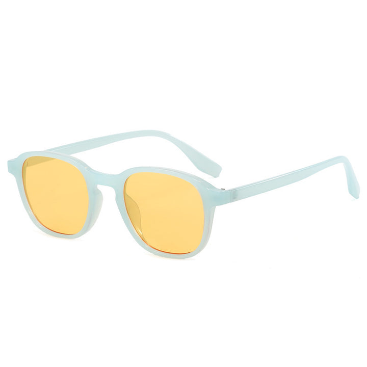 Dame moteriktig solbrille i oval design Skanto