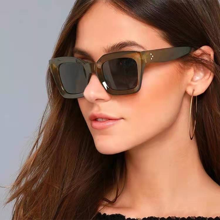 Dame oversized solbrille med markant design Skanto