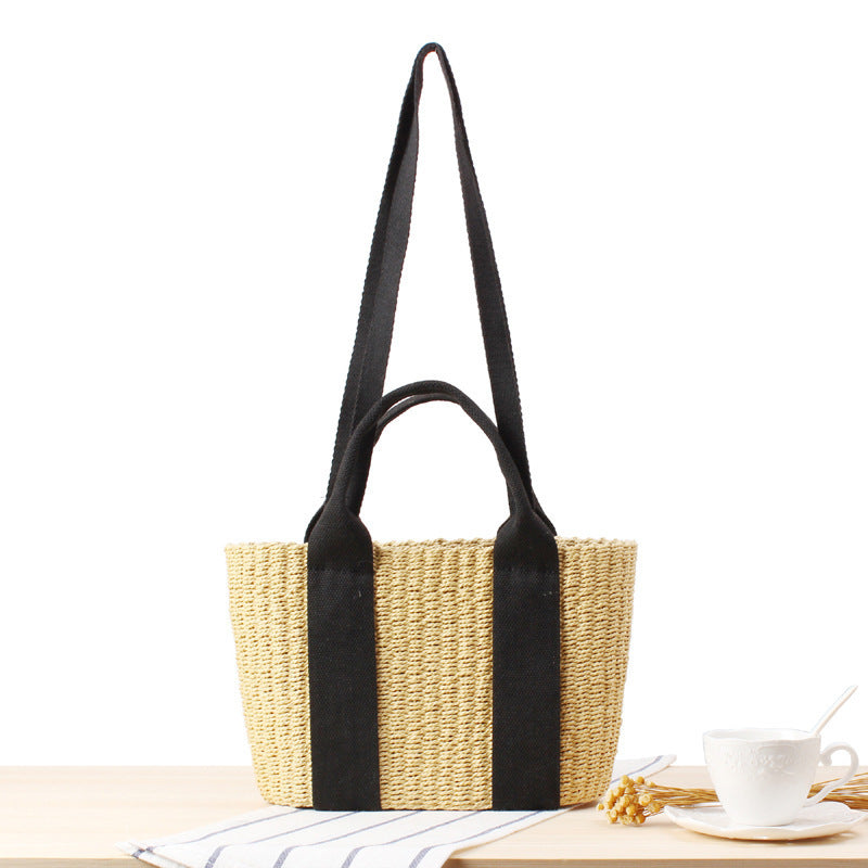 Trendy tote bag made of sustainable braided material with wide carrying handles Skanto