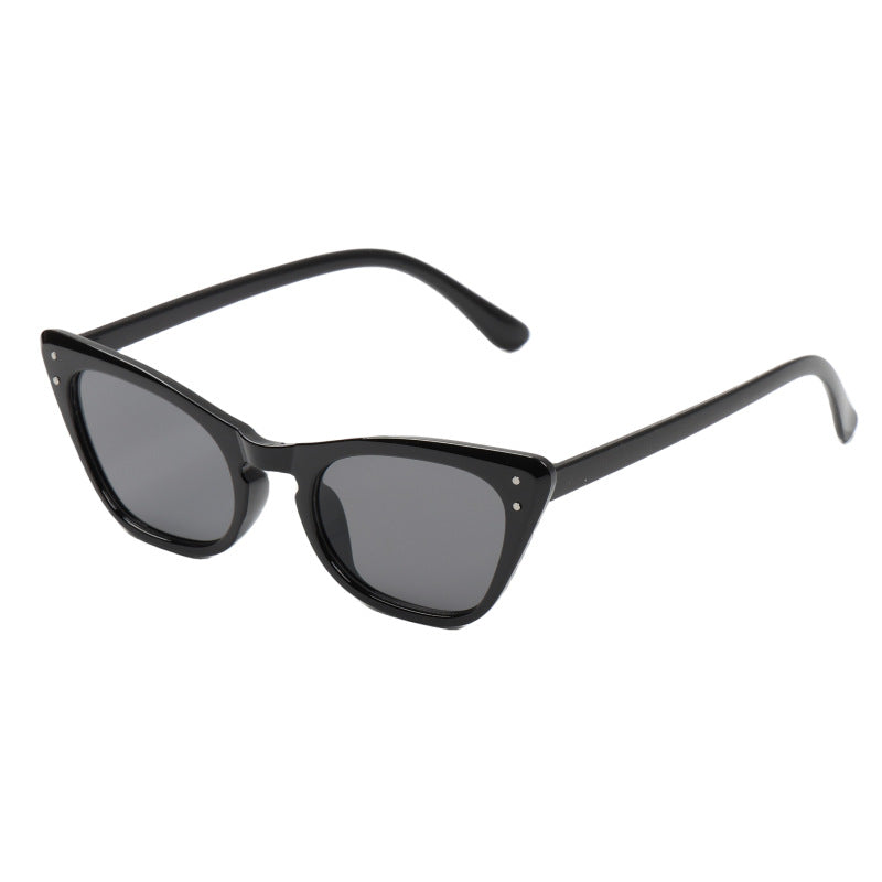 Dame cat-eye-solbriller med UV-beskyttelse og elegant design Skanto