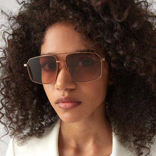 Damer moteriktig solbrille i geometrisk design Skanto