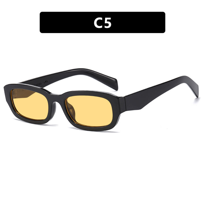 Dame moteriktig solbrille med stilfull, rektangulær ramme Skanto