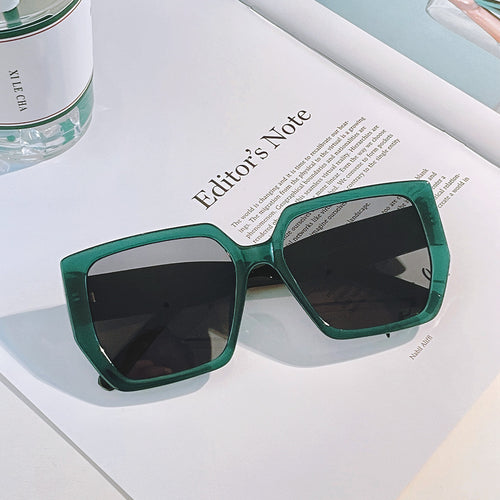 Dame kvadratisk solbrille med beskyttende UV-beskyttelse og moderne design Skanto
