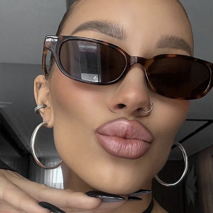 Dame moteriske Cat-Eye solbriller med UV-beskyttelse og lett ramme Skanto
