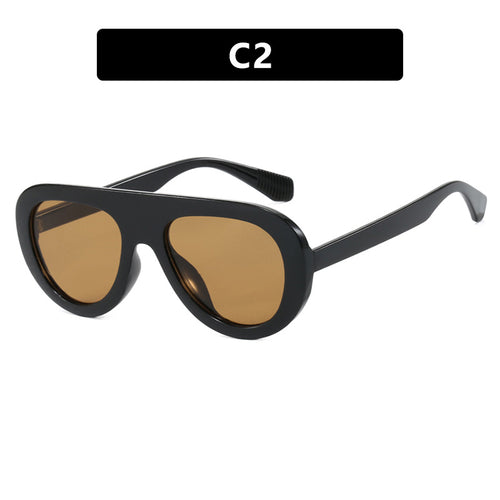 Dame moteriktig oversized solbrille med beskyttende UV-filter og komfortabel ramme Skanto