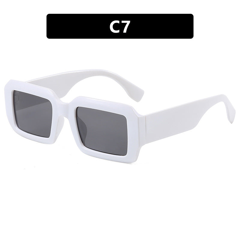 Dame oversized kvadratisk solbrille med moderne plastikkramme Skanto