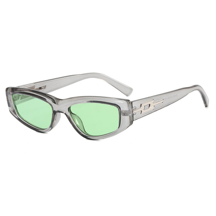 Dame moteriktig solbrille i trendig kattøye-design Skanto