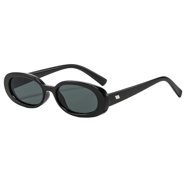 Dame stilfulle solbriller med oval ramme og trendy linser Skanto