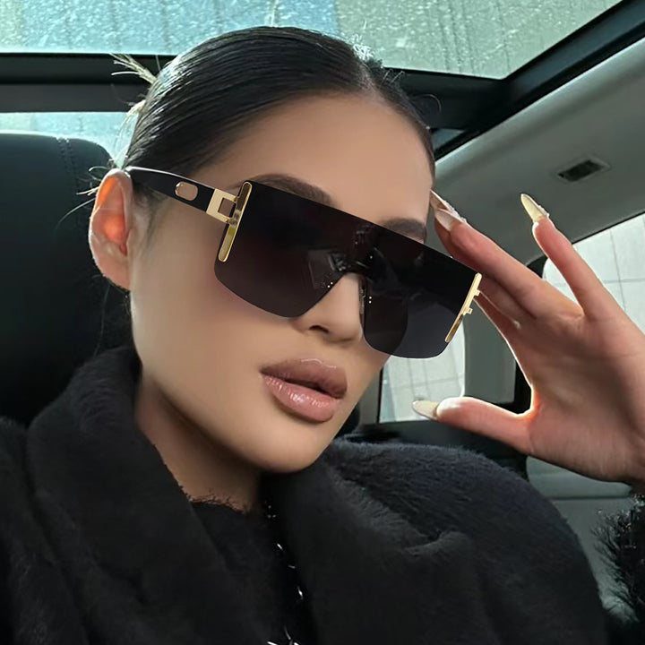 Dame oversized solbrille med moderne futuristisk design Skanto