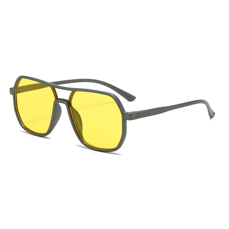 Dame trendy oversized solbriller i moderne design Skanto