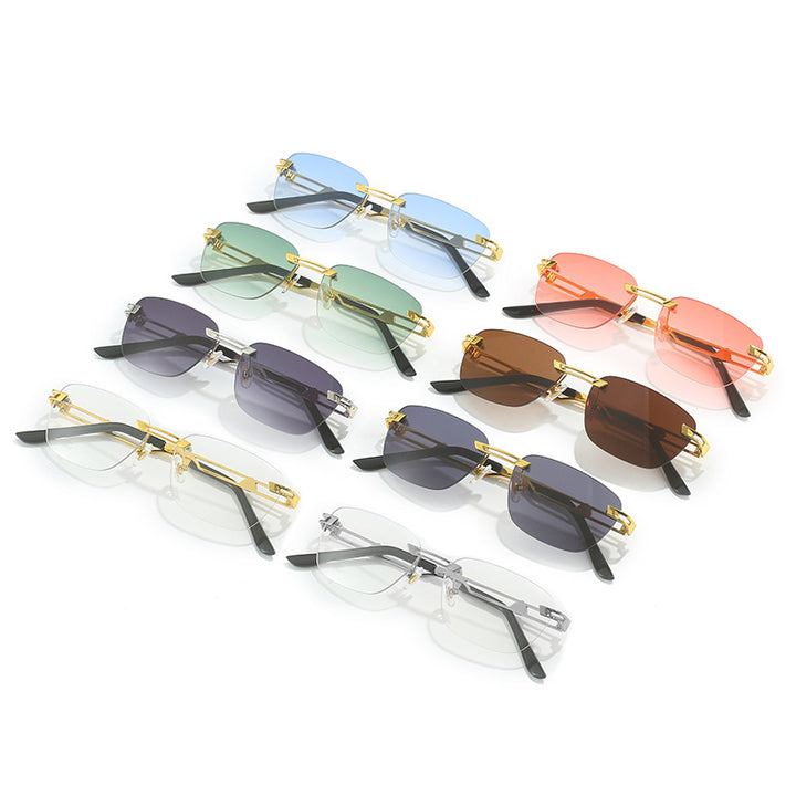 Dame Designer solbrille med elegant metallramme Skanto