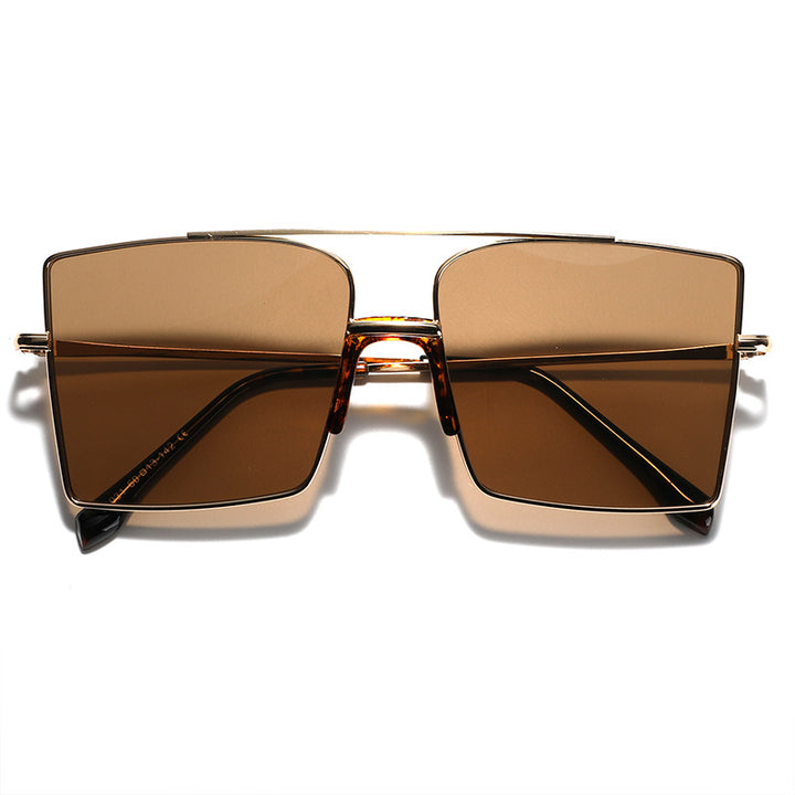 Dame elegant kvadratisk solbrille med moteriktige aksenter Skanto