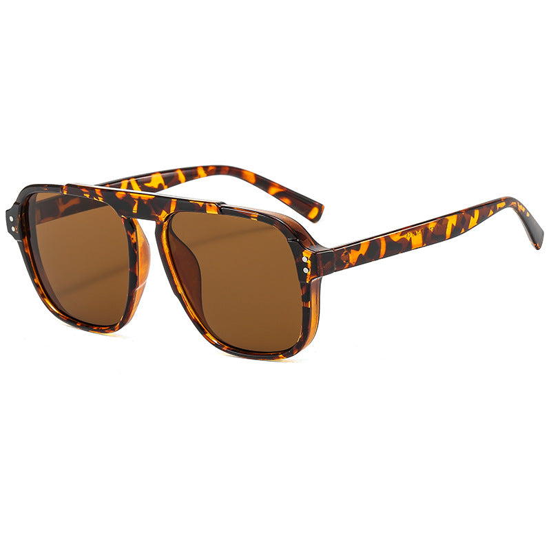 Dame geometrisk solbrille med polarisert gult glass Skanto