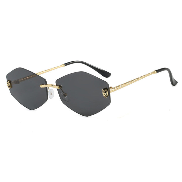 Dame geometrisk solbrille i moderne design med elegant metallramme Skanto