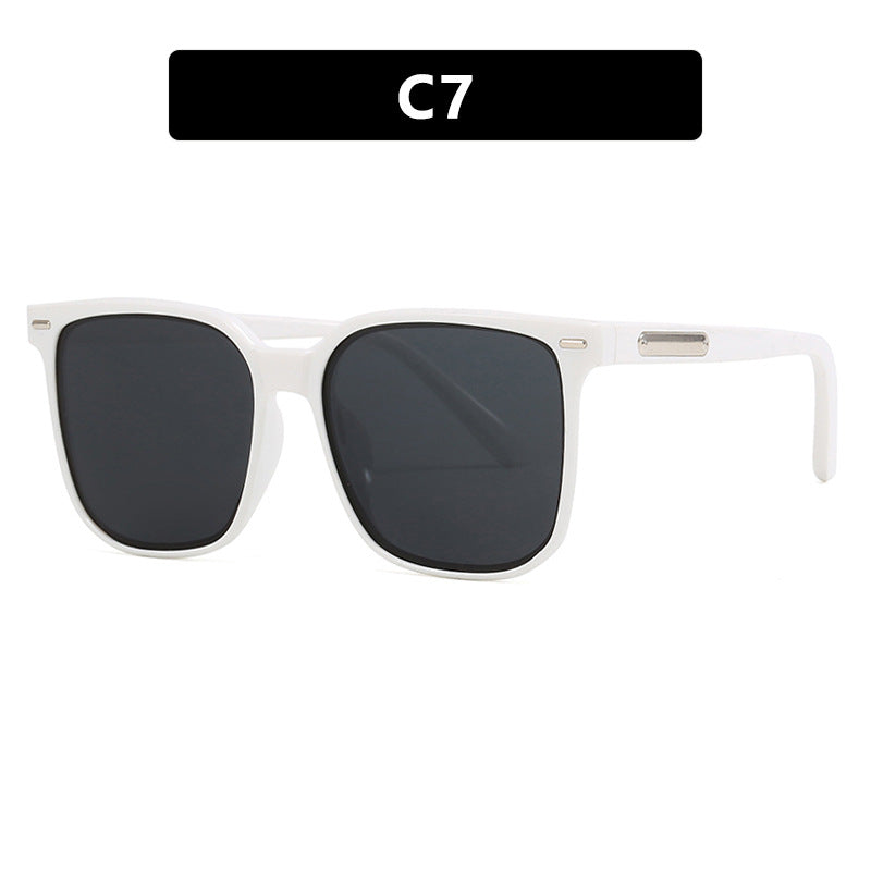 Dame firkantet solbrille med robust ramme og polarisert glass Skanto