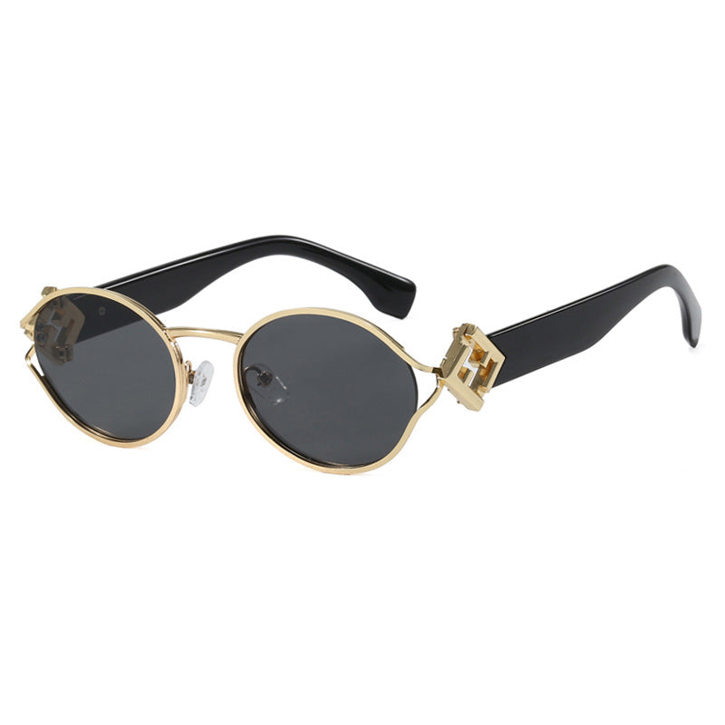 Dame moter solbrille med elegant metallramme og UV-beskyttelse Skanto