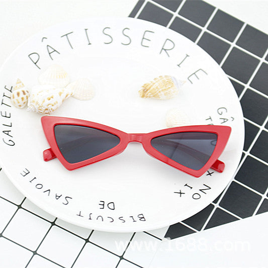 Dame modische Cat-Eye solbriller med elegant design Skanto