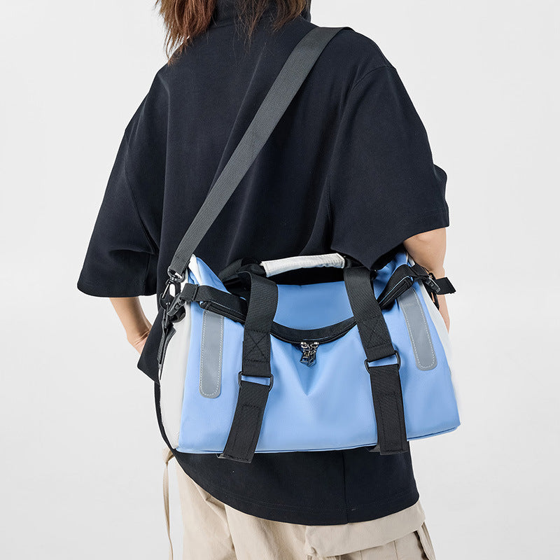Multifunksjonell sport-duffelbag med robust materiale og intelligent romdesign Skanto