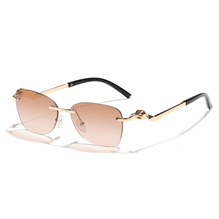 Dame moteriktig solbrille med stilige geometriske akenter Skanto