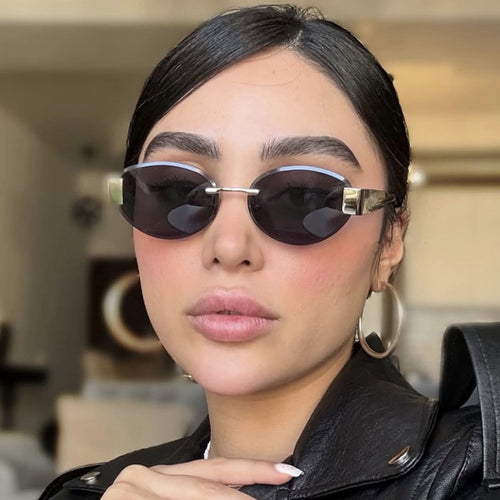 Dame glamorøs solbrille med klar, elegant ramme og beskyttende UV-filter Skanto