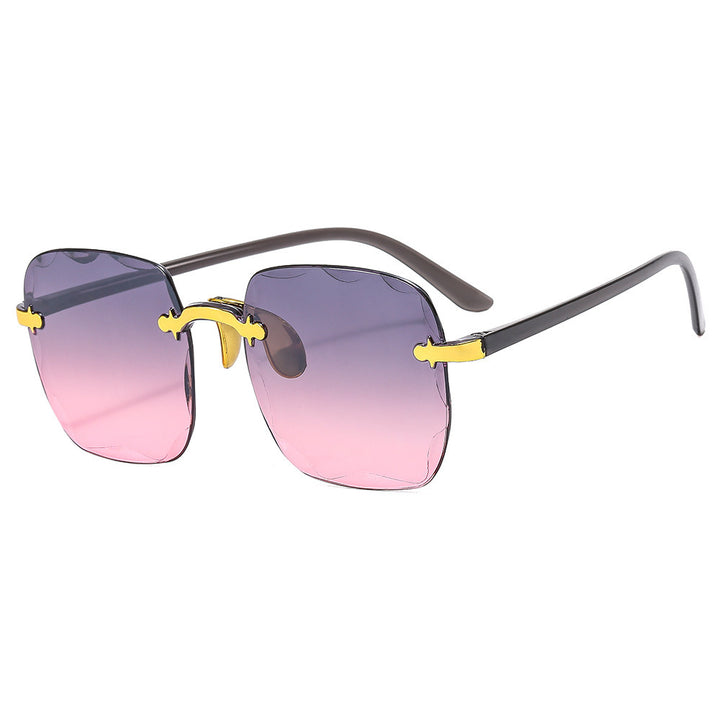 Dame oversized solbriller med unike designelementer Skanto