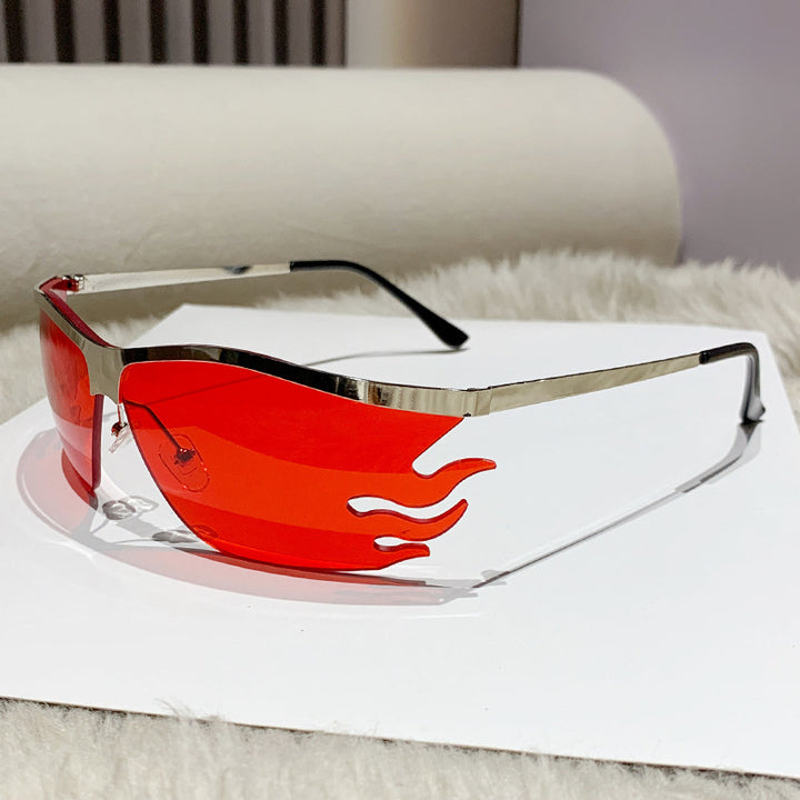 Damer futuristisk solbrille med elegant gjennomsiktig ramme Skanto