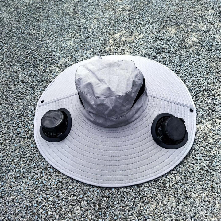 Ventilert solhatt med integrerte solfaner og bred brem Skanto
