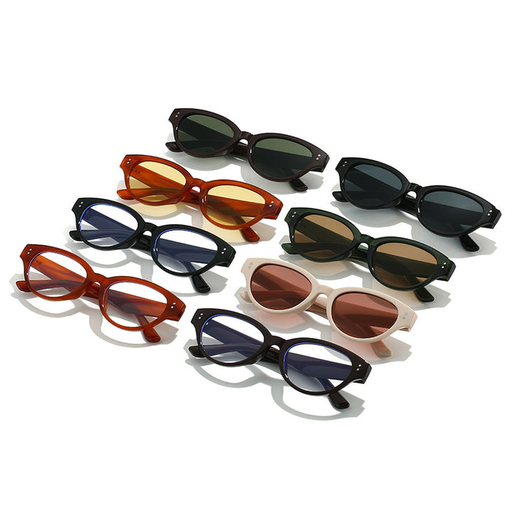 Dame Cat-Eye solbriller med retro-inspirert rammestruktur Skanto