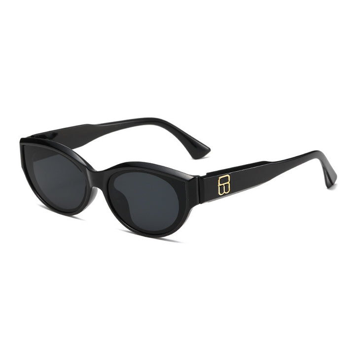 Dame trendy Cat-Eye solbriller med luksuriøs design Skanto