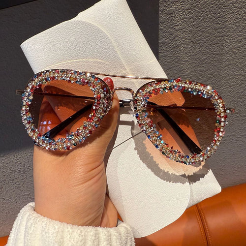 Dame solbrille med ekstravagant strassramme Skanto