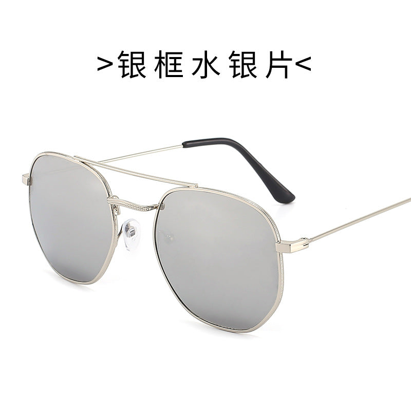 Dame solbrille med oval ramme og beskyttende gradientlinse Skanto