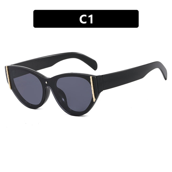 Damen trendy solbrille med elegant katteøye-design og høyverdig ramme Skanto