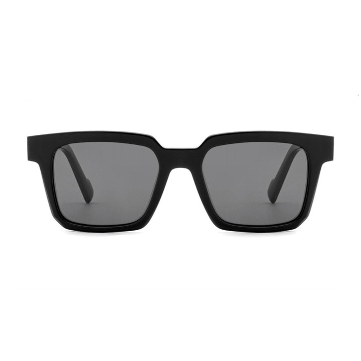 Dame moteriktig kvadratisk solbrille med bred ramme Skanto