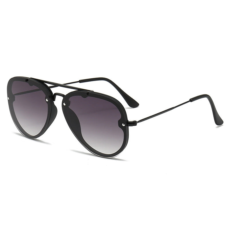 Dame ekstravagant solbrille med stilfull ramme og UV-beskyttelse Skanto