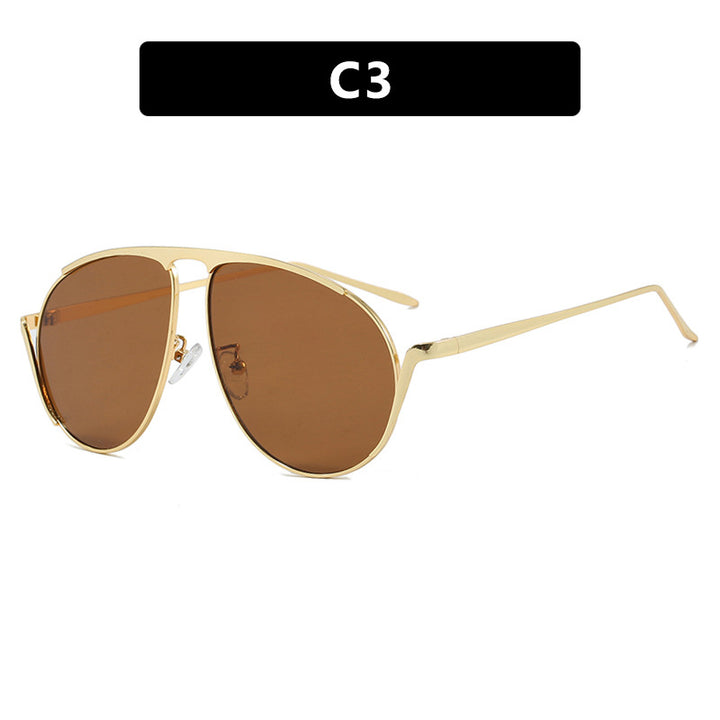 Dame moteriktig pilot-solbrille med polariserte linser og elegant metallramme Skanto