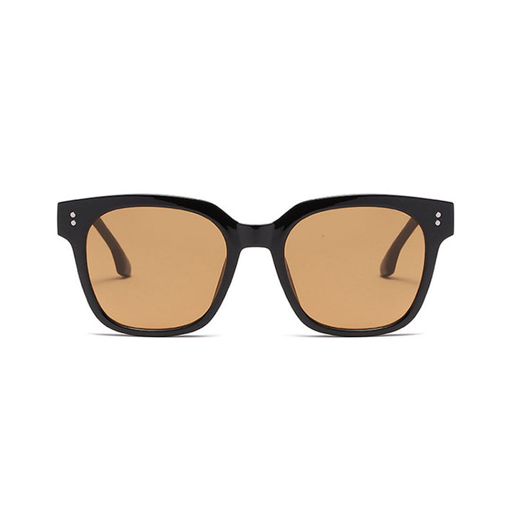 Dame solbrille i innovativ design med bred ramme Skanto