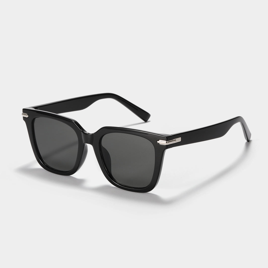 Dame moteriktig quadratisk solbrille med høykvalitets glass Skanto