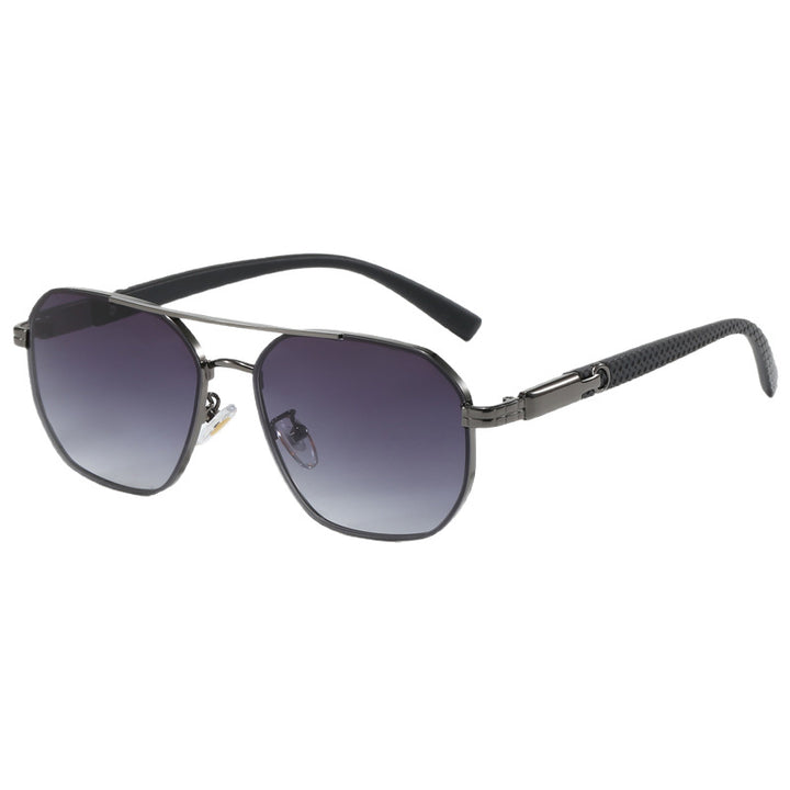 Dame moteriktig solbrille med stilige aksenter Skanto