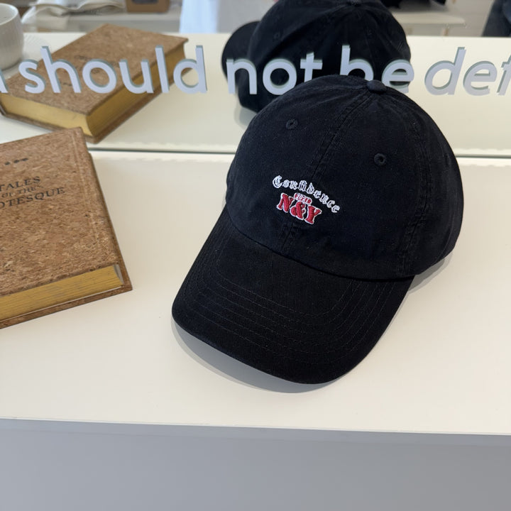 Kvinnebrodert bomull baseballcap Skanto