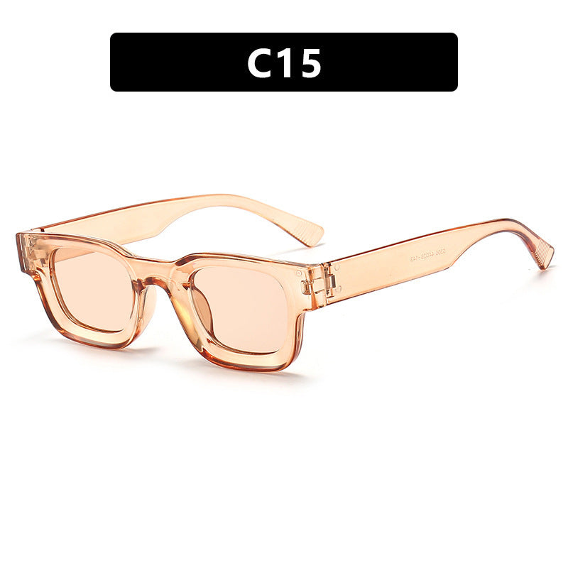 Dame moteriktig solbrille i elegant, kantet design Skanto
