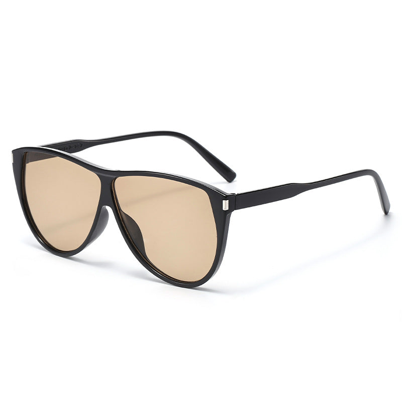 Dame moderne Cat-Eye solbriller med beskyttende UV-filter og stilramme Skanto