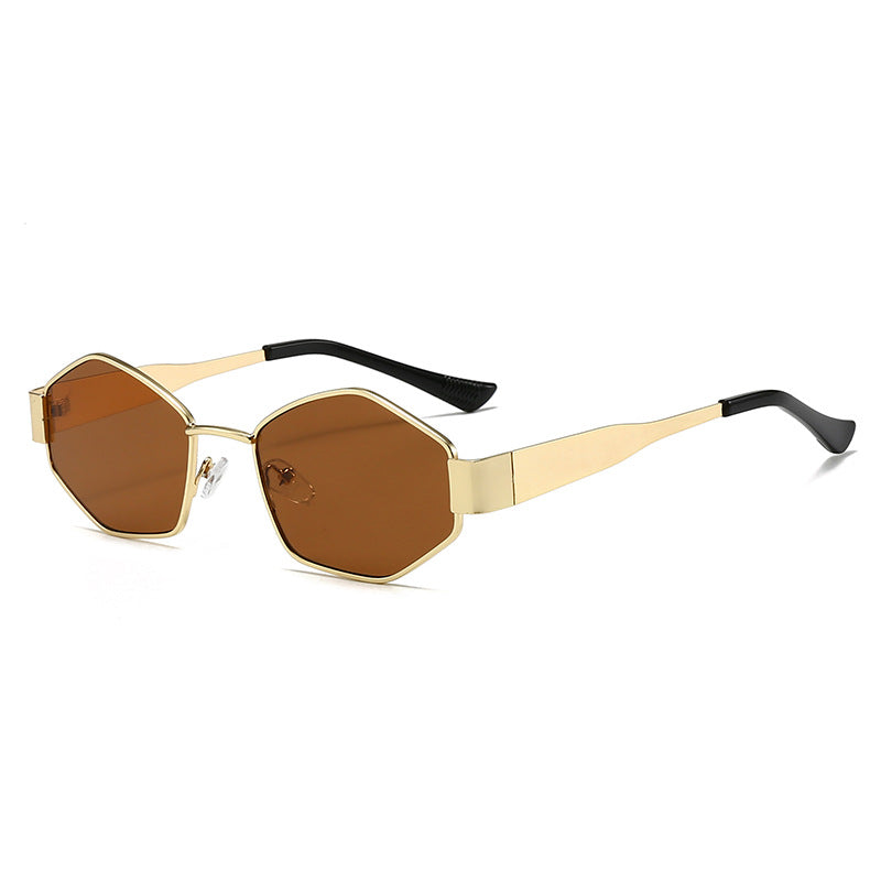 Dame moteriktig solbrille i elegant sekskant-design Skanto