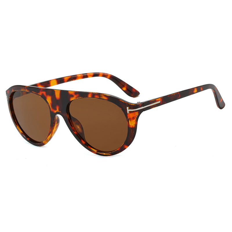 Damen Cat-Eye solbriller med beskyttende UV-filter og speilbelagte linser Skanto