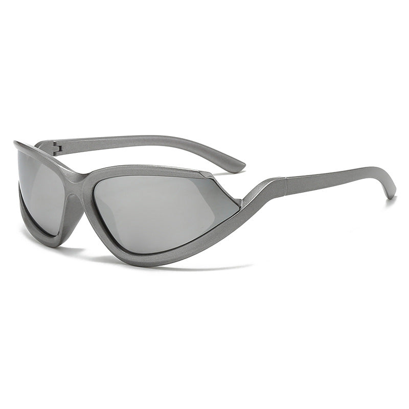 Dame futuristisk solbrille med aerodynamisk design Skanto