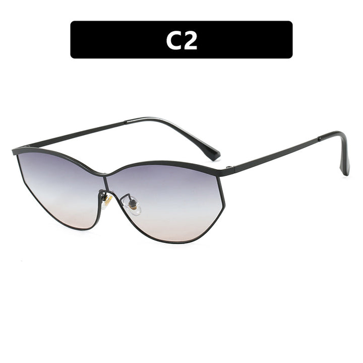 Dame Cat-Eye solbrille i moderne design med beskyttende UV-filter Skanto