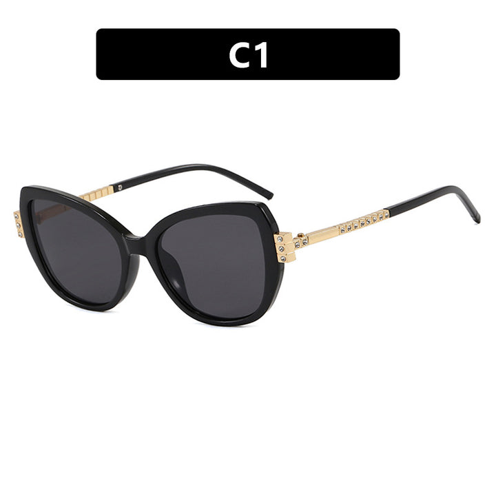 Dame oversized solbrille med beskyttende UV-filter og elegante aksenter Skanto